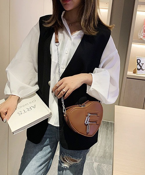 Passion（パッション）の「ハート　ショルダーバッグ（ショルダーバッグ・レディース・ブラック/ブラウン/レッド/ライトグリーン/ホワイト・FREE）」の21枚目の写真