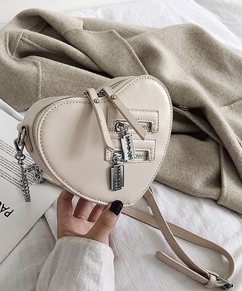 Passion（パッション）の「ハート　ショルダーバッグ（ショルダーバッグ・レディース・ブラック/ブラウン/レッド/ライトグリーン/ホワイト・FREE）」の20枚目の写真