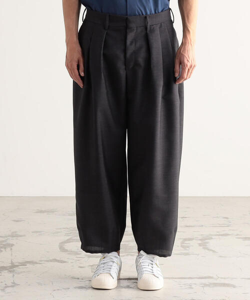 TOMORROWLAND （トゥモローランド）の「モヘヤウールトロピカル 3プリーツデザインパンツ William Halstead（スラックス・メンズ・チャコールグレー・S/M/XS）」の8枚目の写真