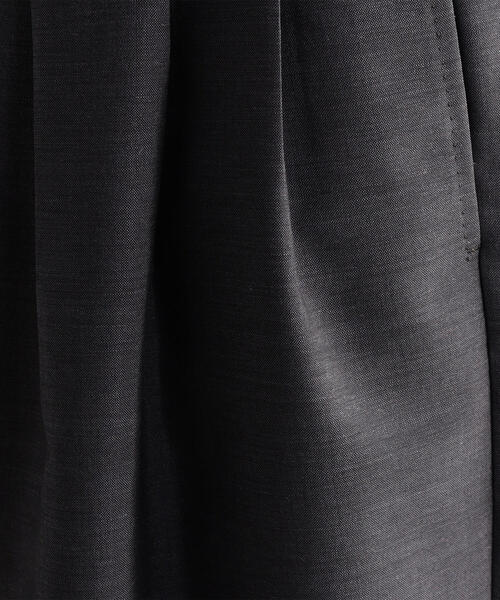 TOMORROWLAND （トゥモローランド）の「モヘヤウールトロピカル 3プリーツデザインパンツ William Halstead（スラックス・メンズ・チャコールグレー・S/M/XS）」の7枚目の写真