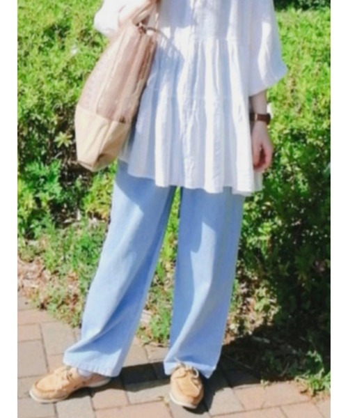 Samansa Mos2 blue(サマンサモスモスブルー)の「デニムワイドパンツ(デニムパンツ・レディース・ネイビー/サックスブルー/キナリ・フリ-)」の3枚目の写真