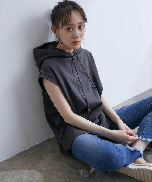 VIS(ビス)の「【WEB限定】ミニ裏毛フレンチスリーブパーカー(パーカー・レディース・オフホワイト/スミクロ/ブルー系その他6・FREE)」の16枚目の写真