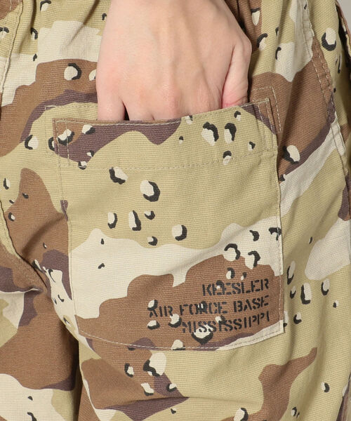 AVIREX（アヴィレックス）の「リラックスイージーパンツ/ RELAX EASY PANTS（その他パンツ・レディース・グリーン系カモフラージュ/Nat・FREE）」の7枚目の写真