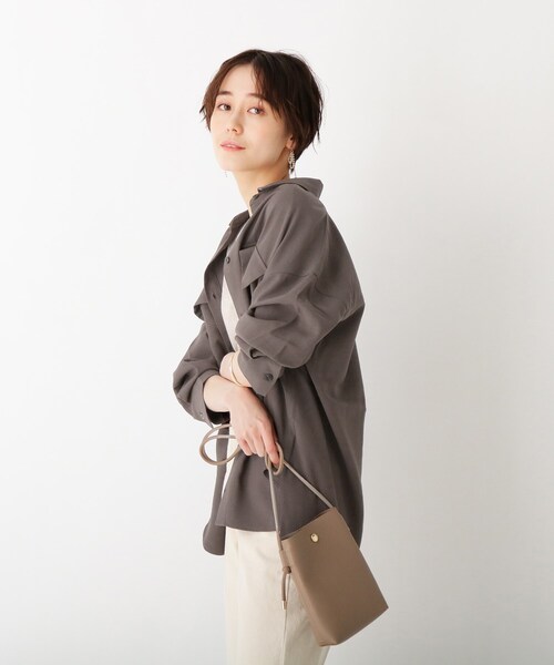 OPAQUE.CLIP（オペークドットクリップ）の「◆CAFFISI ドレープツイル リラクシーシャツジャケット【WEB限定カラー・サイズ】（シャツ/ブラウス・レディース・サンドベージュ/ブラック系7/ガンメタ/キャメル・42/38/40）」の13枚目の写真