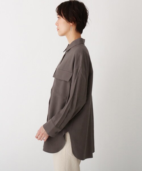OPAQUE.CLIP（オペークドットクリップ）の「◆CAFFISI ドレープツイル リラクシーシャツジャケット【WEB限定カラー・サイズ】（シャツ/ブラウス・レディース・サンドベージュ/ブラック系7/ガンメタ/キャメル・42/38/40）」の16枚目の写真