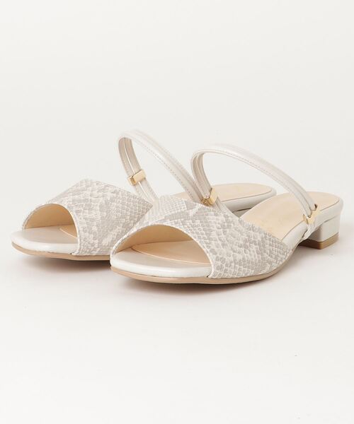 chumchum(チャムチャム)の「スクエアストラップサンダル(サンダル・レディース・ゼブラ/プラチナム/パイソン・S/M/L)」の3枚目の写真