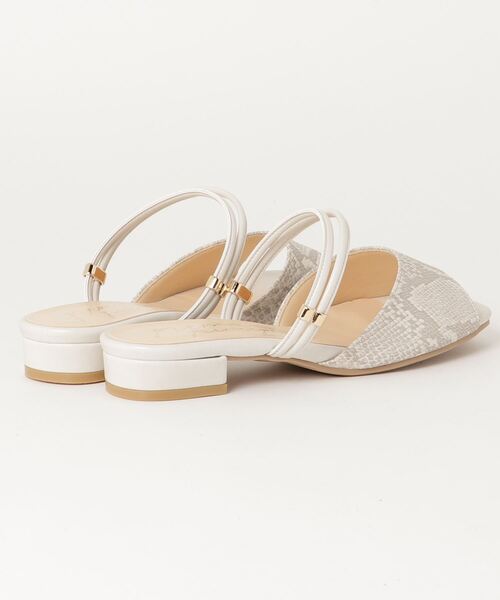 chumchum(チャムチャム)の「スクエアストラップサンダル(サンダル・レディース・ゼブラ/プラチナム/パイソン・S/M/L)」の6枚目の写真