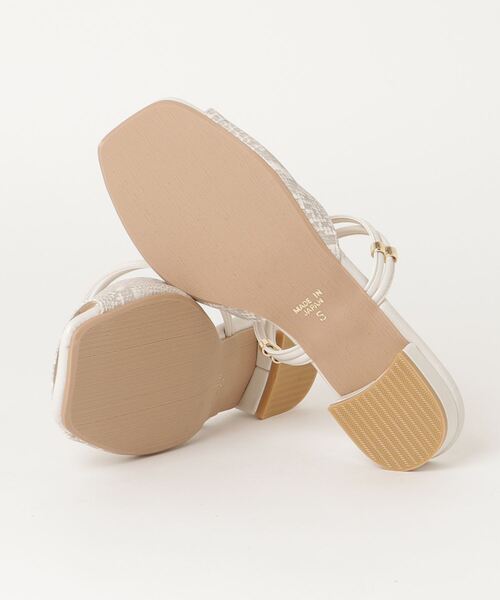 chumchum(チャムチャム)の「スクエアストラップサンダル(サンダル・レディース・ゼブラ/プラチナム/パイソン・S/M/L)」の4枚目の写真