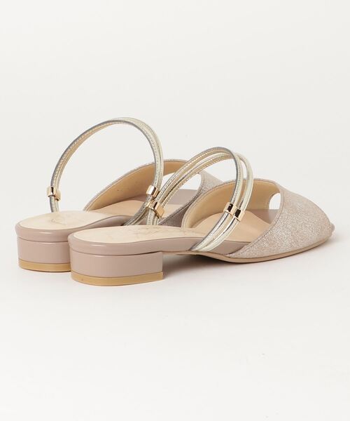 chumchum(チャムチャム)の「スクエアストラップサンダル(サンダル・レディース・ゼブラ/プラチナム/パイソン・S/M/L)」の8枚目の写真