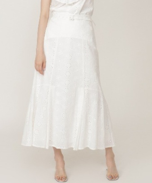 REDYAZEL（レディアゼル）の「コットンレース柄ドッキングフレアスカート（スカート・レディース・ネイビー/レッド/オフホワイト・SMALL/MEDIUM）」の2枚目の写真
