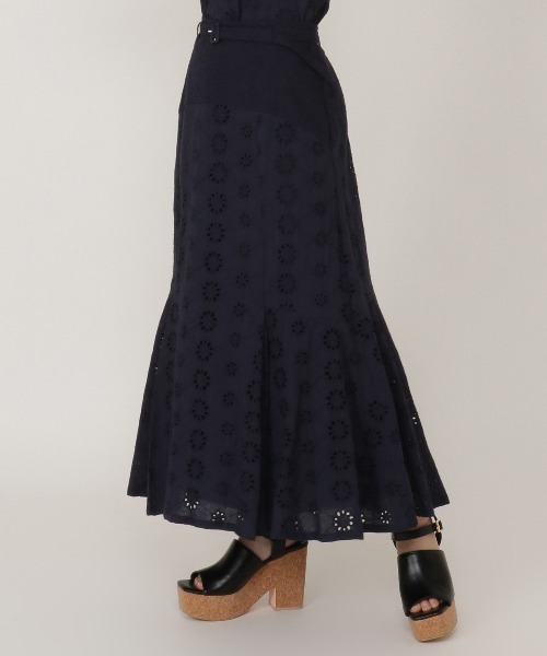 REDYAZEL（レディアゼル）の「コットンレース柄ドッキングフレアスカート（スカート・レディース・ネイビー/レッド/オフホワイト・SMALL/MEDIUM）」の10枚目の写真