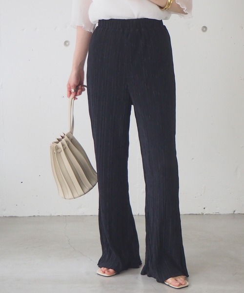 tiptop（ティップトップ）の「サテンミニプリーツセミフレアパンツ（その他パンツ・レディース・ブラック/イエロー/アイボリー/グレイッシュベージュ/モカ/ブルー/グリーン・FREE）」の3枚目の写真