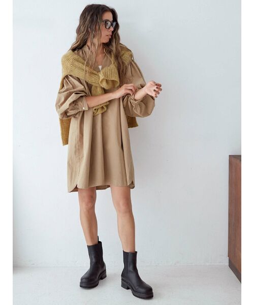 Ungrid(アングリッド)の「スキッパーボリュームワンピース(ワンピース・レディース・オフホワイト/ベージュ/ブラック・FREE)」の12枚目の写真