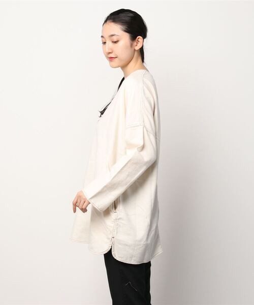 URVIN（アービン）の「キーネックプルオーバーシャツ（シャツ/ブラウス・レディース・キナリ・FREE）」の2枚目の写真