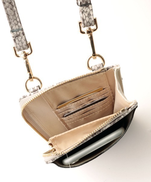 RANAN(ラナン)の「ウォレットポシェット(ショルダーバッグ・レディース・ブラック/ベージュ系その他/パイソン・FREE)」の9枚目の写真