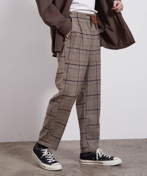 JUNRED（ジュンレッド）の「チェックリラックステーパードパンツ（スラックス・メンズ・ベージュ/グレー・LL/M/L）」の2枚目の写真