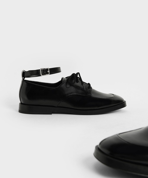 CHARLES & KEITH(チャールズ & キース)の「アンクルストラップ ダービーシューズ / Ankle Strap Derby Shoes(ドレスシューズ・レディース・ブラック/バーガンディー・22.5cm/23cm/23.5cm/24.5cm/25cm/25.5cm)」の6枚目の写真