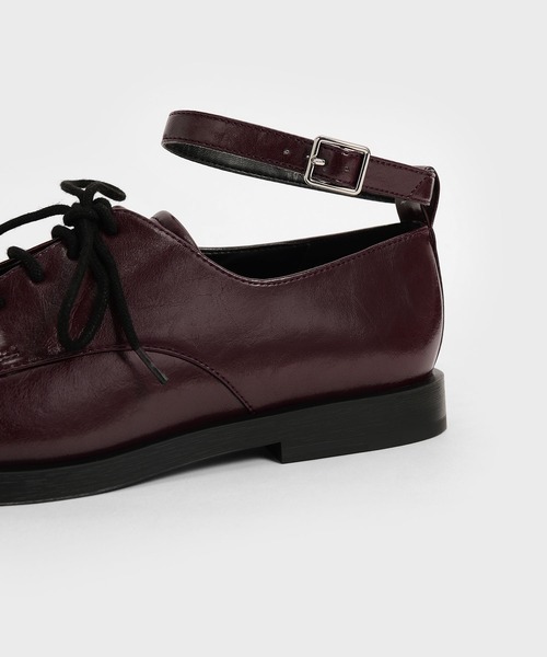 CHARLES & KEITH(チャールズ & キース)の「アンクルストラップ ダービーシューズ / Ankle Strap Derby Shoes(ドレスシューズ・レディース・ブラック/バーガンディー・22.5cm/23cm/23.5cm/24.5cm/25cm/25.5cm)」の12枚目の写真