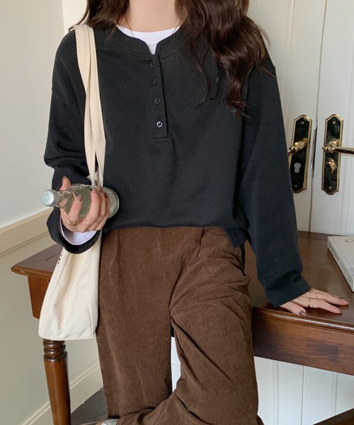 Diosfront（ディオスフロント）の「スタンドネックオーバーサイズカットロンTee（Tシャツ/カットソー・レディース・ライトグリーン/イエロー/ブラック/ブルーグリーン/ボルドー/キャメル/グリーン/ネイビー・M/L/XL）」の2枚目の写真