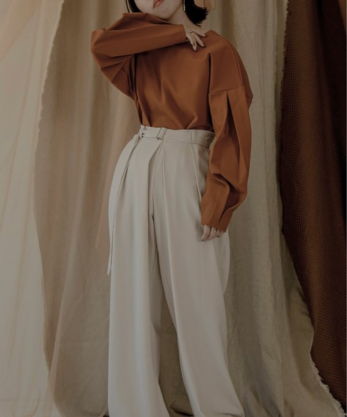 lawgy(ラウジー)の「sleeve tuck cut tops(その他トップス・レディース・ブラウン/キャメル・FREE)」の12枚目の写真