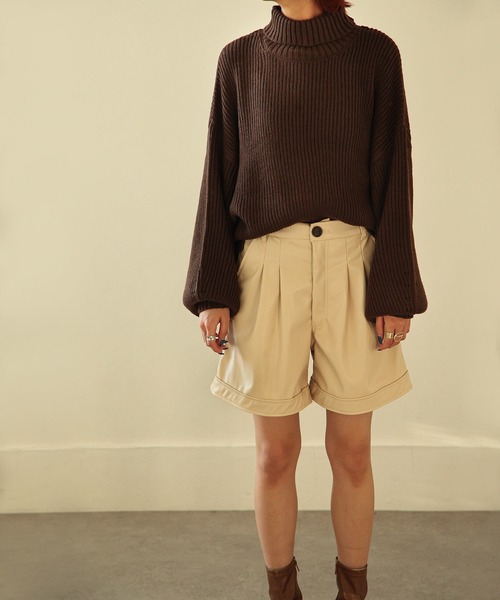 Chillfar（チルファー）の「フェイクレザーショートパンツ（その他パンツ・レディース・ブラック/ベージュ/アイボリー・MEDIUM/LARGE）」の7枚目の写真