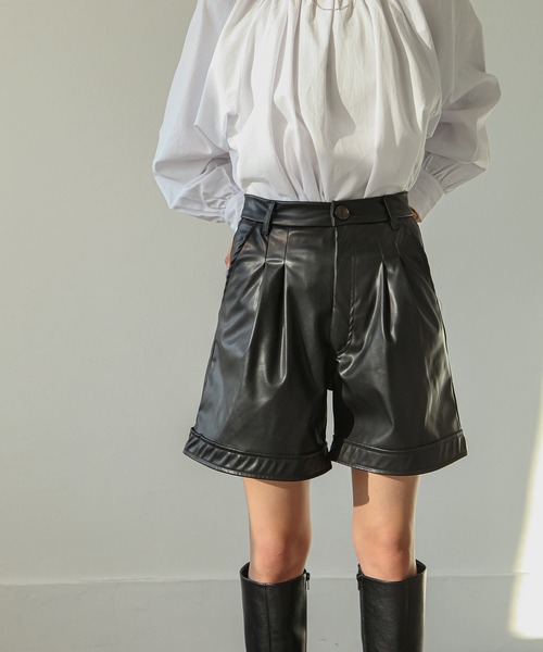 Chillfar（チルファー）の「フェイクレザーショートパンツ（その他パンツ・レディース・ブラック/ベージュ/アイボリー・MEDIUM/LARGE）」の16枚目の写真