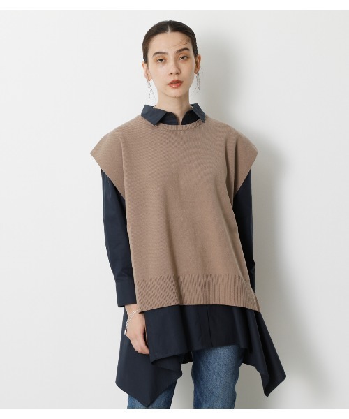 crie conforto（クリーコンフォルト）の「バックボタンニットベスト