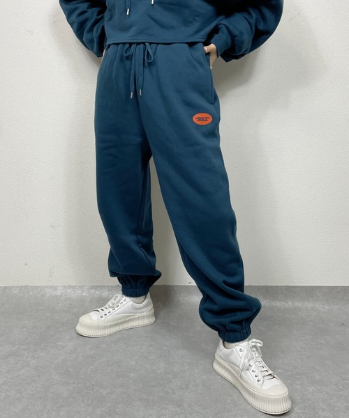 nemne store(ネンネストア)の「走り出す裏起毛スウェットパンツ(スウェットパンツ・レディース・ネイビー/グリーン/オートミール・フリー)」の3枚目の写真