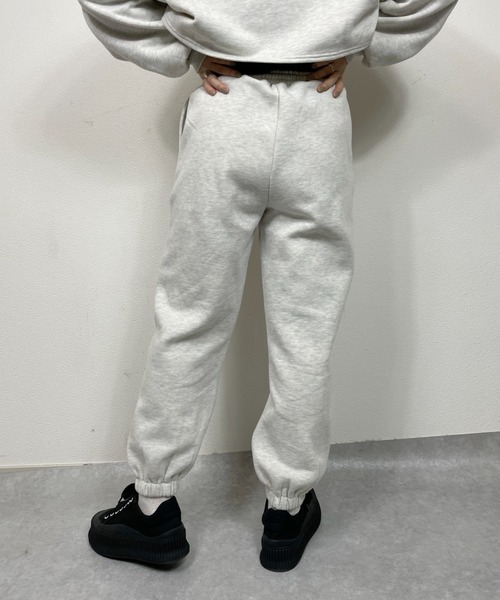 nemne store(ネンネストア)の「走り出す裏起毛スウェットパンツ(スウェットパンツ・レディース・ネイビー/グリーン/オートミール・フリー)」の20枚目の写真