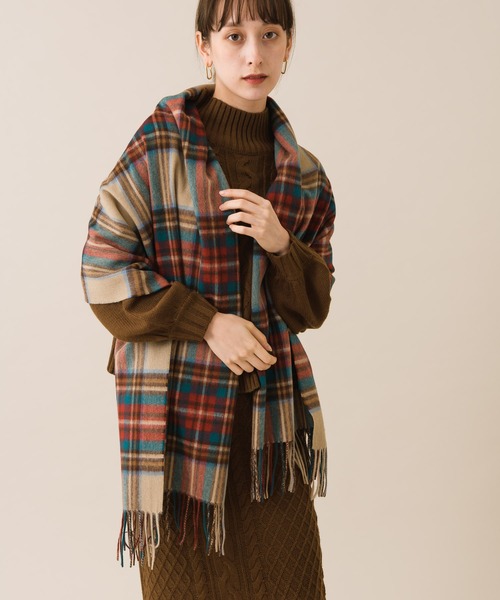 KATHARINE ROSS（キャサリンロス）の「【KATHARINE ROSS】カシミヤウールチェック柄ストール（ストール/ショール・レディース・ベージュ/グリーン・MEDIUM）」の2枚目の写真