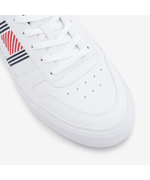 TOMMY HILFIGER（トミーヒルフィガー）の「レザーフラッグスニーカー（スニーカー・メンズ・ホワイト/ネイビー・26cm/26.5cm/27.5cm/28cm）」の8枚目の写真