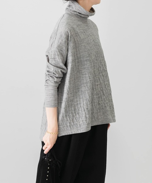 かぐれ(カグレ)の「ウールコットンワイドタートル(Tシャツ/カットソー・レディース・チャコールグレー/ライトグレー・FREE)」の4枚目の写真
