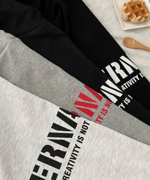 Dalfwin(ダールフィン)の「韓国スウェット 裏起毛 INTERNATIONALバックロゴフーディー パーカー オーバーサイズ(パーカー・レディース・グレー/ホワイト系その他/ブラック・FREE)」の20枚目の写真