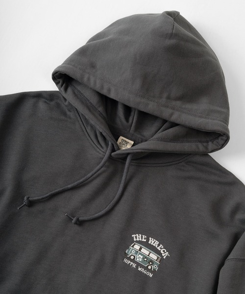 POWER TO THE PEOPLE（パワートゥーザピープル）の「【POWER TO THE PEOPLE/パワー トゥザ ピープル】 バックデザイン Hippie＆Wagon 刺繍 プルパーカー（パーカー・レディース・チャコールグレー/オレンジ/マルチ/グレイッシュベージュ・M/L/XL）」の13枚目の写真