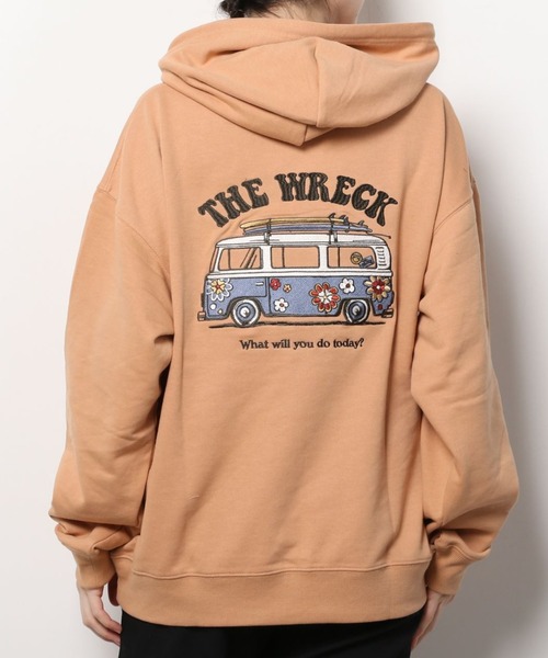 POWER TO THE PEOPLE（パワートゥーザピープル）の「【POWER TO THE PEOPLE/パワー トゥザ ピープル】 バックデザイン Hippie＆Wagon 刺繍 プルパーカー（パーカー・レディース・チャコールグレー/オレンジ/マルチ/グレイッシュベージュ・M/L/XL）」の5枚目の写真