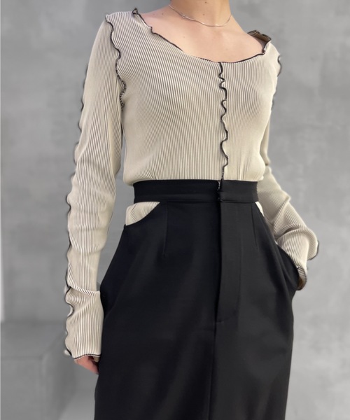 Solace（ソレイス）の「ハイウエストサイドオープンIラインスカート（スカート・レディース・ブラック/ベージュ/ピンク・LARGE/MEDIUM）」の2枚目の写真