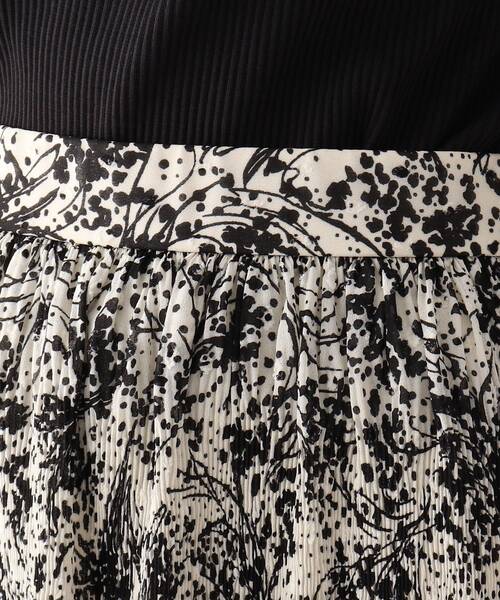 OPAQUE.CLIP（オペークドットクリップ）の「◆ドットプリントエアリージャカード マジョリカプリーツスカート（スカート・レディース・ブルー系5/ブラック系・38/40）」の6枚目の写真