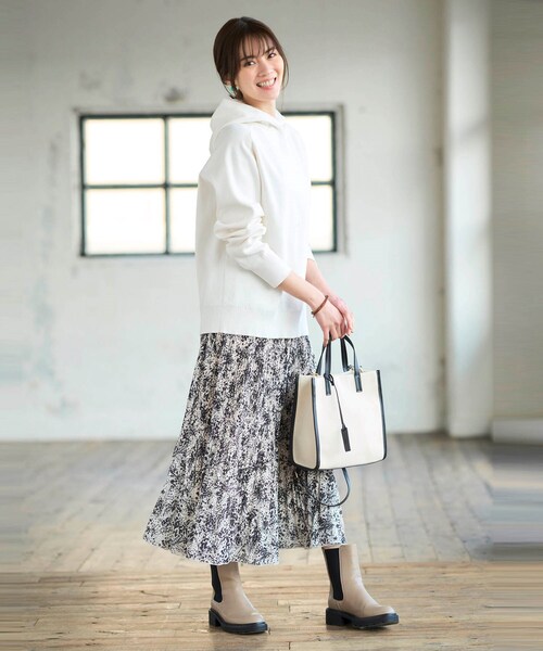 OPAQUE.CLIP（オペークドットクリップ）の「◆ドットプリントエアリージャカード マジョリカプリーツスカート（スカート・レディース・ブルー系5/ブラック系・38/40）」の16枚目の写真