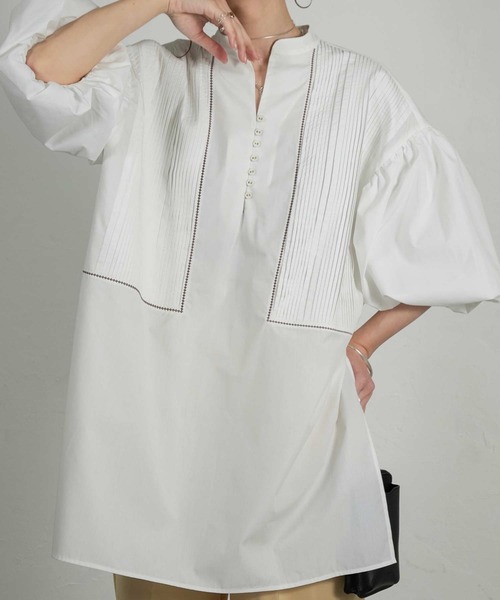 Amiur(エミレ)の「front pleats puff sleeve blouse(シャツ/ブラウス・レディース・ホワイト/ブラック・FREE)」の2枚目の写真
