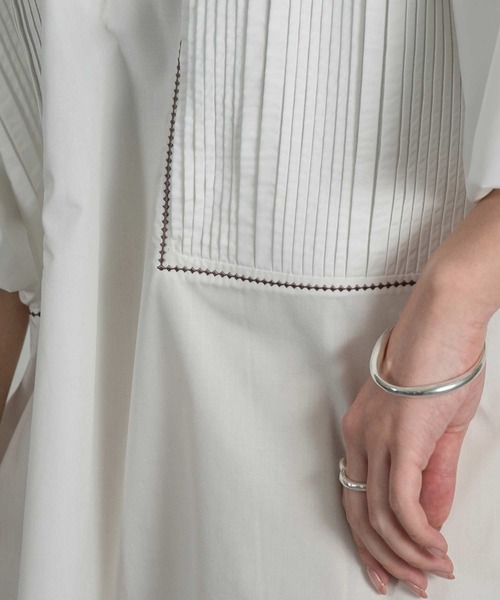 Amiur(エミレ)の「front pleats puff sleeve blouse(シャツ/ブラウス・レディース・ホワイト/ブラック・FREE)」の6枚目の写真