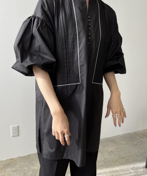 Amiur(エミレ)の「front pleats puff sleeve blouse(シャツ/ブラウス・レディース・ホワイト/ブラック・FREE)」の21枚目の写真