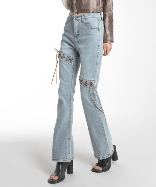 FOLLOWIN（フォロウィン）の「レザーステッチストラップポイントジーンズデニムパンツ（デニムパンツ・レディース・ブルー・S/M/L）」の8枚目の写真