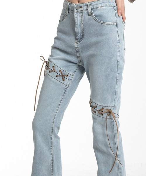 FOLLOWIN（フォロウィン）の「レザーステッチストラップポイントジーンズデニムパンツ（デニムパンツ・レディース・ブルー・S/M/L）」の9枚目の写真