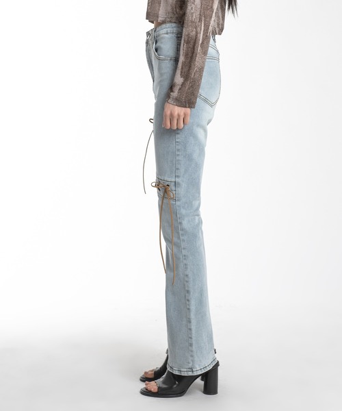 FOLLOWIN（フォロウィン）の「レザーステッチストラップポイントジーンズデニムパンツ（デニムパンツ・レディース・ブルー・S/M/L）」の13枚目の写真