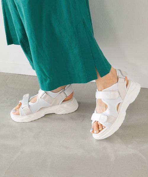 niko and...（ニコアンド）の「オリジナルテープベルトサンダル（スリッポン・レディース・ブラック/レッド/アイボリー・SMALL/MEDIUM/LARGE）」の3枚目の写真