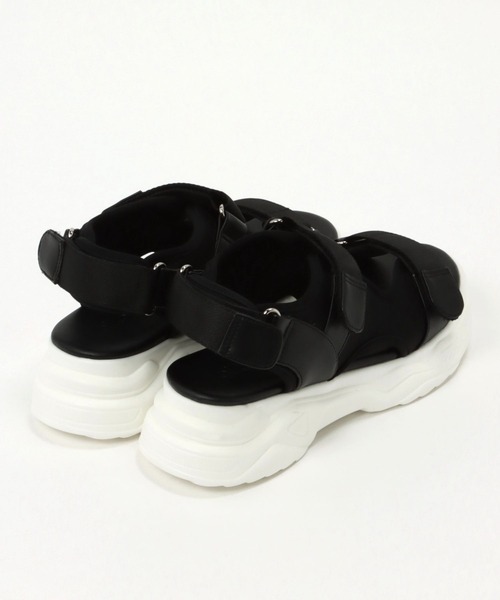 niko and...（ニコアンド）の「オリジナルテープベルトサンダル（スリッポン・レディース・ブラック/レッド/アイボリー・SMALL/MEDIUM/LARGE）」の6枚目の写真