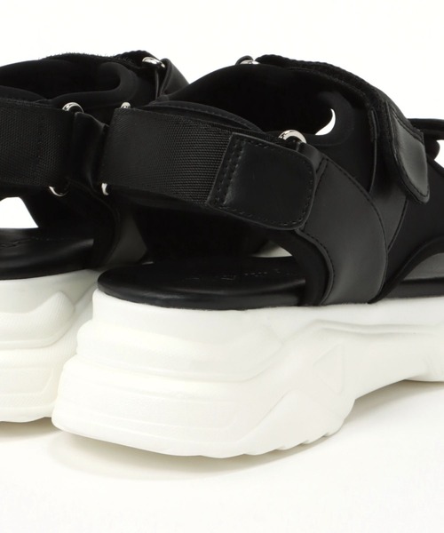 niko and...（ニコアンド）の「オリジナルテープベルトサンダル（スリッポン・レディース・ブラック/レッド/アイボリー・SMALL/MEDIUM/LARGE）」の10枚目の写真