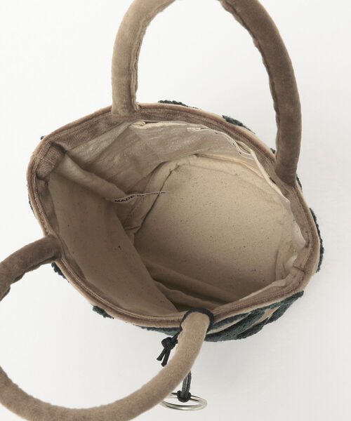 Ray BEAMS（レイビームス）の「beej × Ray BEAMS / 別注 Velvet Embroidery トートバッグ（トートバッグ・レディース・ベージュ/グリーン・ONE SIZE）」の7枚目の写真