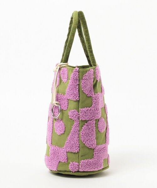 Ray BEAMS（レイビームス）の「beej × Ray BEAMS / 別注 Velvet Embroidery トートバッグ（トートバッグ・レディース・ベージュ/グリーン・ONE SIZE）」の9枚目の写真