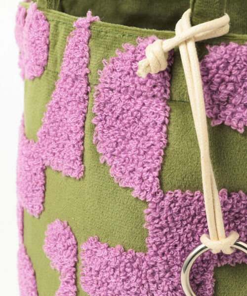 Ray BEAMS（レイビームス）の「beej × Ray BEAMS / 別注 Velvet Embroidery トートバッグ（トートバッグ・レディース・ベージュ/グリーン・ONE SIZE）」の12枚目の写真